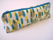 Image of Printed pencil case in taupe/yellow/blue