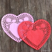 Image of Napperons coeur rose ou rouge par 5 