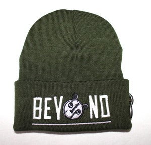 Image of Olive BEYOND Beanie (white/gray)