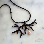 Image of Collier de corail noir, perle et cristal