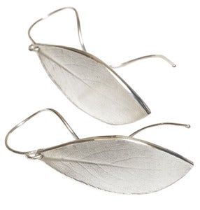 Image of botanic: blackthorn leaf earring with tendril earwire