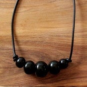 Image of black beauty / black