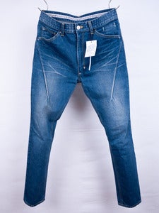 Number (N)ine - Vintage Wash Darted Indigo Jeans Image of Number (N)ine - Vintage Wash Darted Indigo Jeans