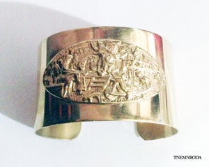 Image of THE SCENE CUFF