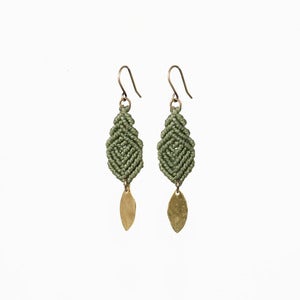 Image of Mini Leaves Earrings