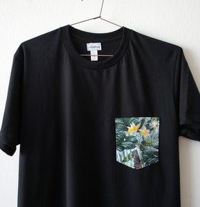Image of TROPICAL POCKET TEE  (black)