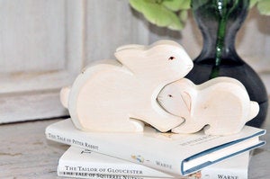 Image of Lapins en bois très calins