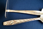 Image of Baby's Vintage Spoon & Pusher Set ~ 1950's Easter Bunny