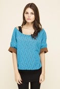 Image of Turkis/brun blonde top m. korte ærmer