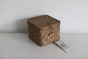 Image of 1970s small wicker box