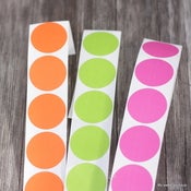 Image of Etiquettes adhésives rondes aux couleurs acidulées