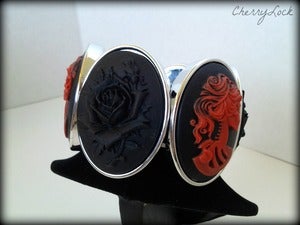 Image of Murder Bracelet