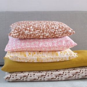 Image of Housse de coussin Tas-ka - Ville jaune