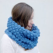 Image of Chunky berry stitch snood in blue
