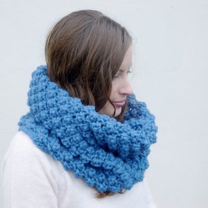 Image of Chunky berry stitch snood in blue