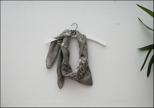 Image of zuma scarf grey